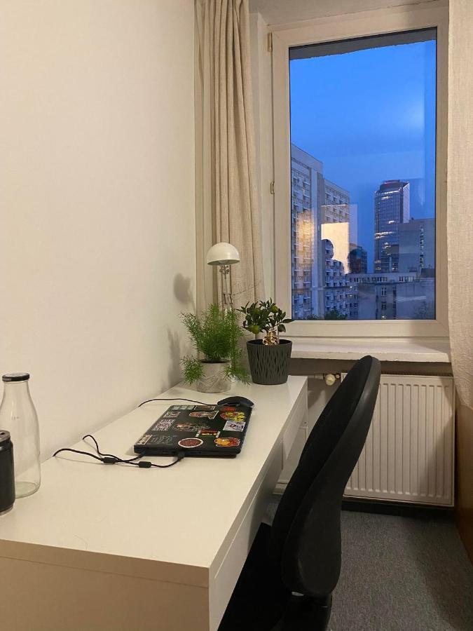 Comfortable 3 Bedroom Rental Unit With A Cozy Balcony In Center Warsawa Bagian luar foto