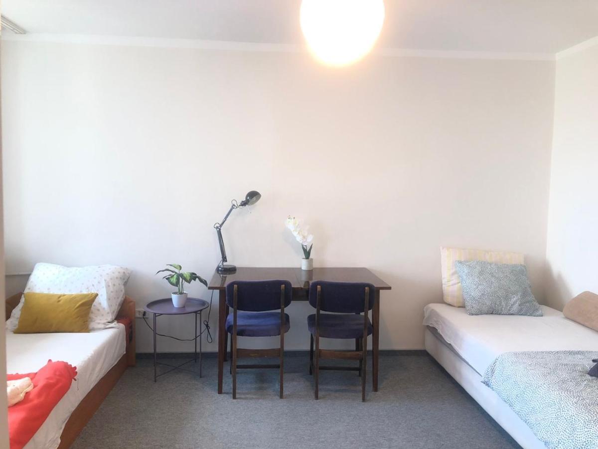 Comfortable 3 Bedroom Rental Unit With A Cozy Balcony In Center Warsawa Bagian luar foto