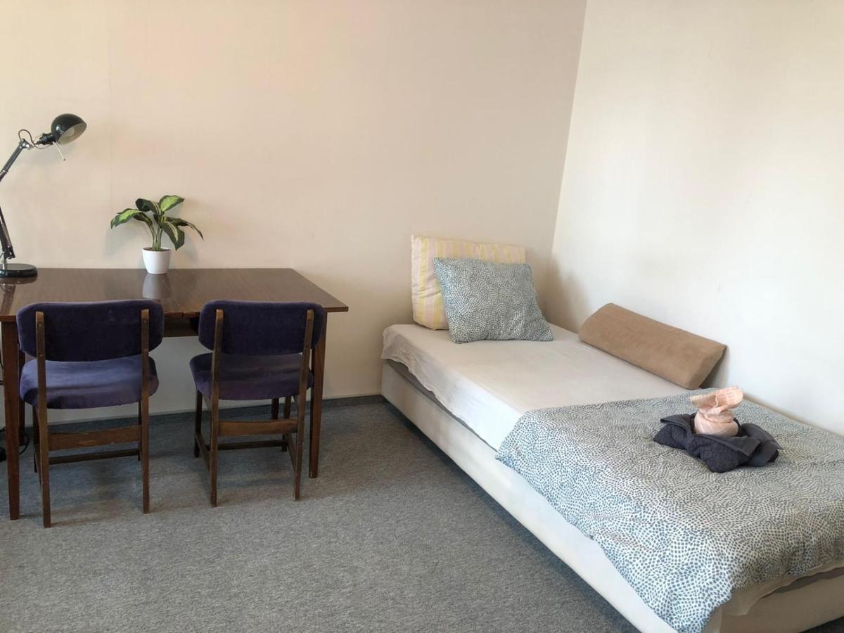 Comfortable 3 Bedroom Rental Unit With A Cozy Balcony In Center Warsawa Bagian luar foto